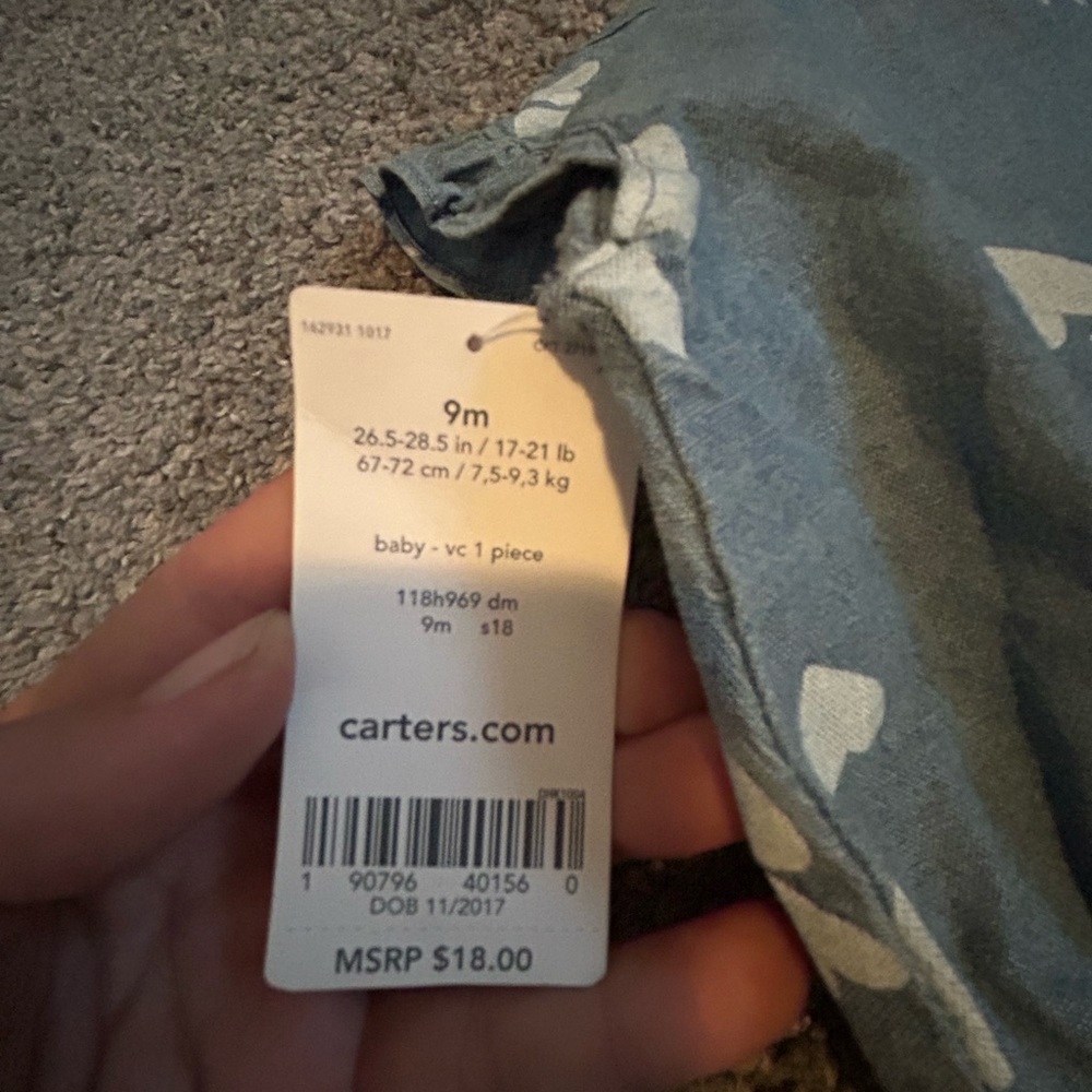 NWT carter’s romper - Picture 3 of 3